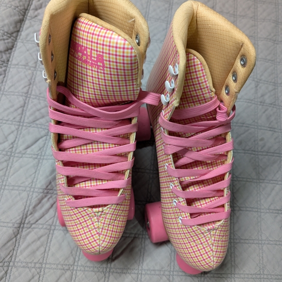 Impala Checkered Roller Skates with Pink Details - Picture 4 of 7